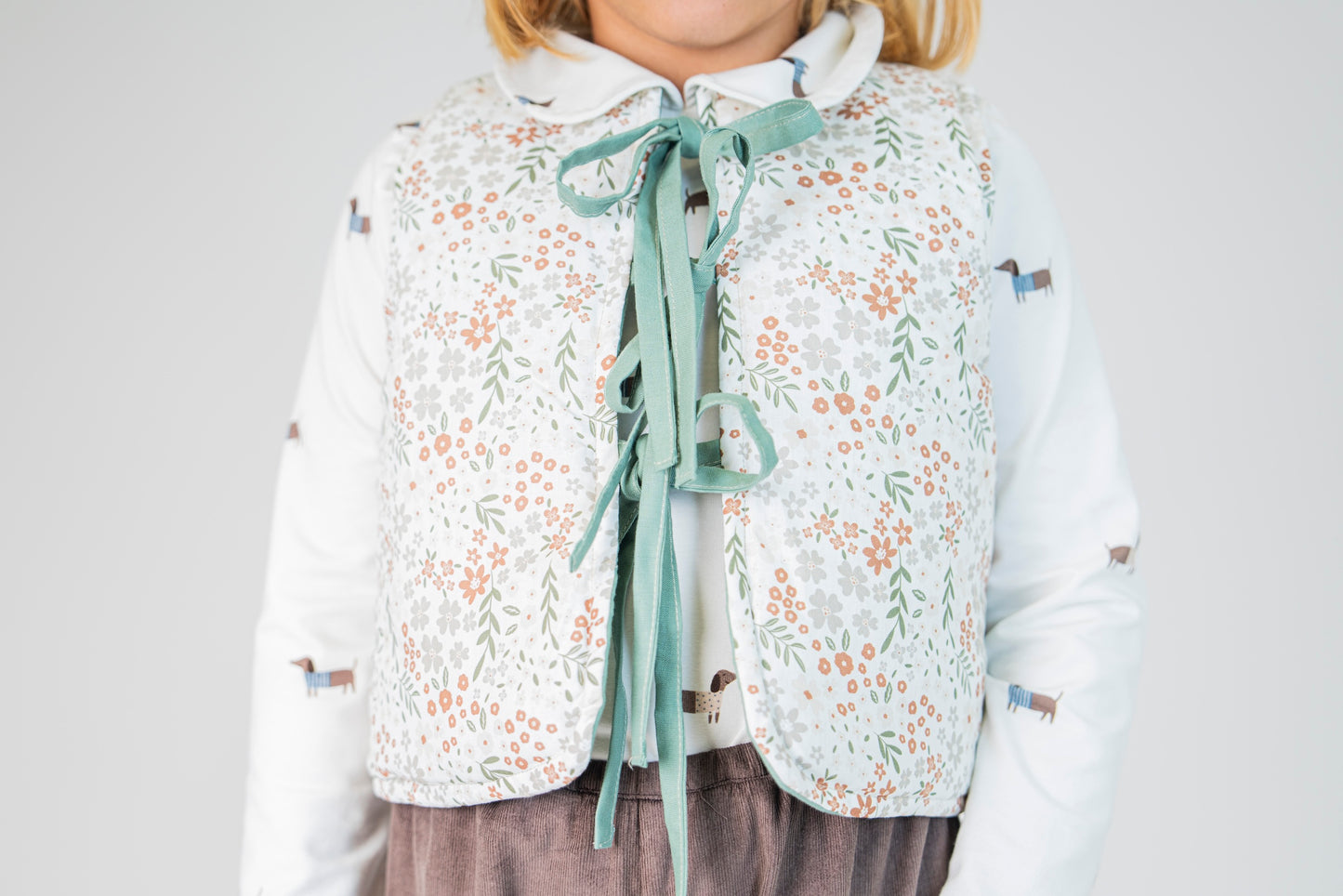 Gilet imbottito in cotone 100% con laccio frontale